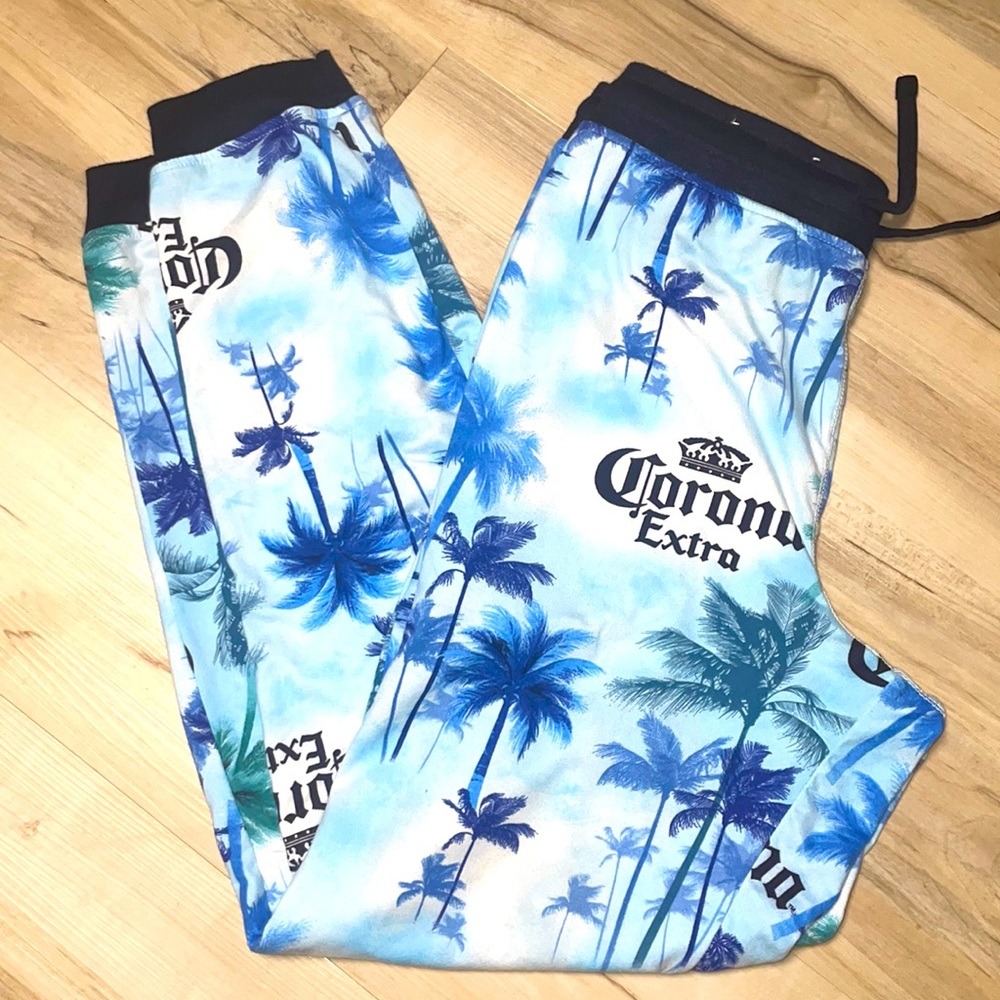Drawstring lounge around pants. Size small.